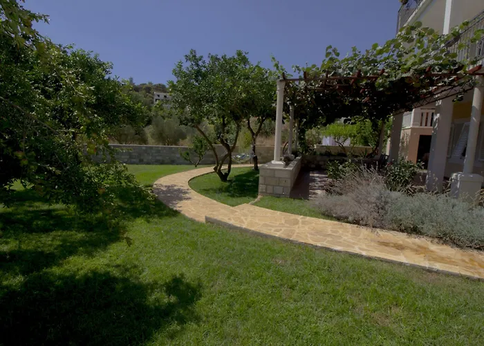 グリーン パーク アパート *