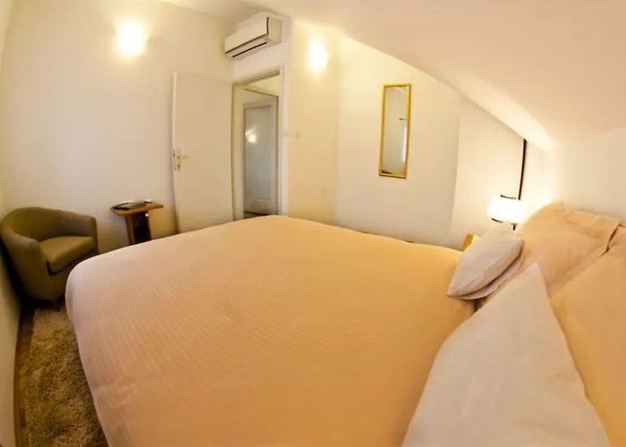 绿色公园公寓 公寓 *